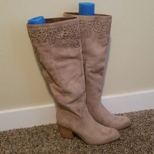 Not rated cutout boots.